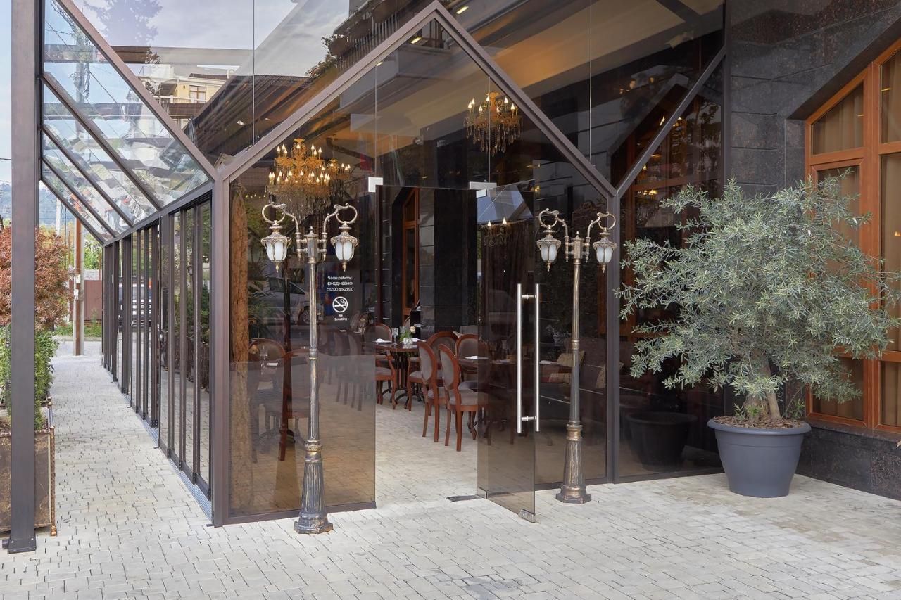 Garuda Boutique Hotel Sukhumi Exterior photo