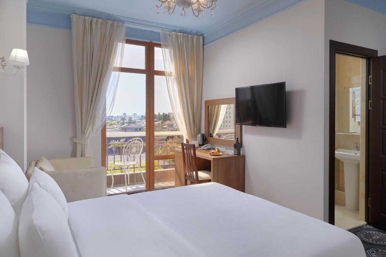 Garuda Boutique Hotel Sukhumi Exterior photo